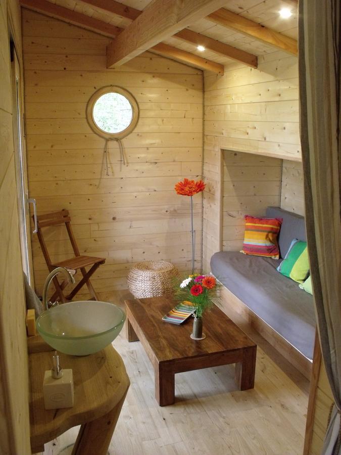 La Cabane Du Vieux Chene Susmiou Exteriör bild
