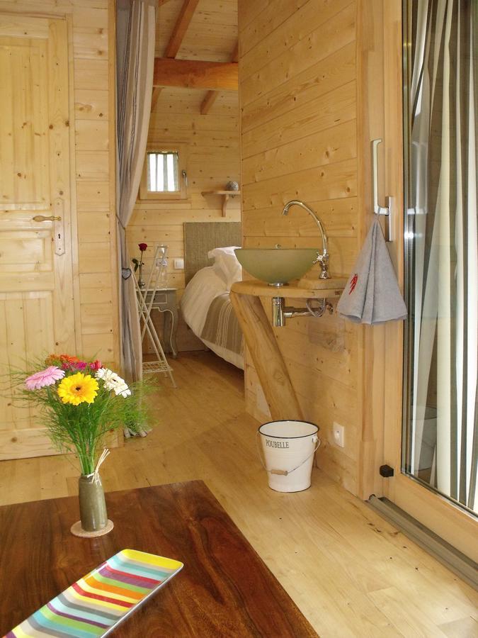 La Cabane Du Vieux Chene Susmiou Exteriör bild
